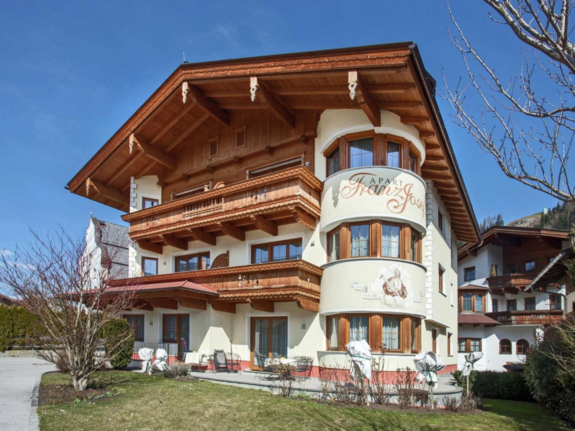 Attractive Holiday Home In Kaltenbach On The Ski Slope ستام المظهر الخارجي الصورة
