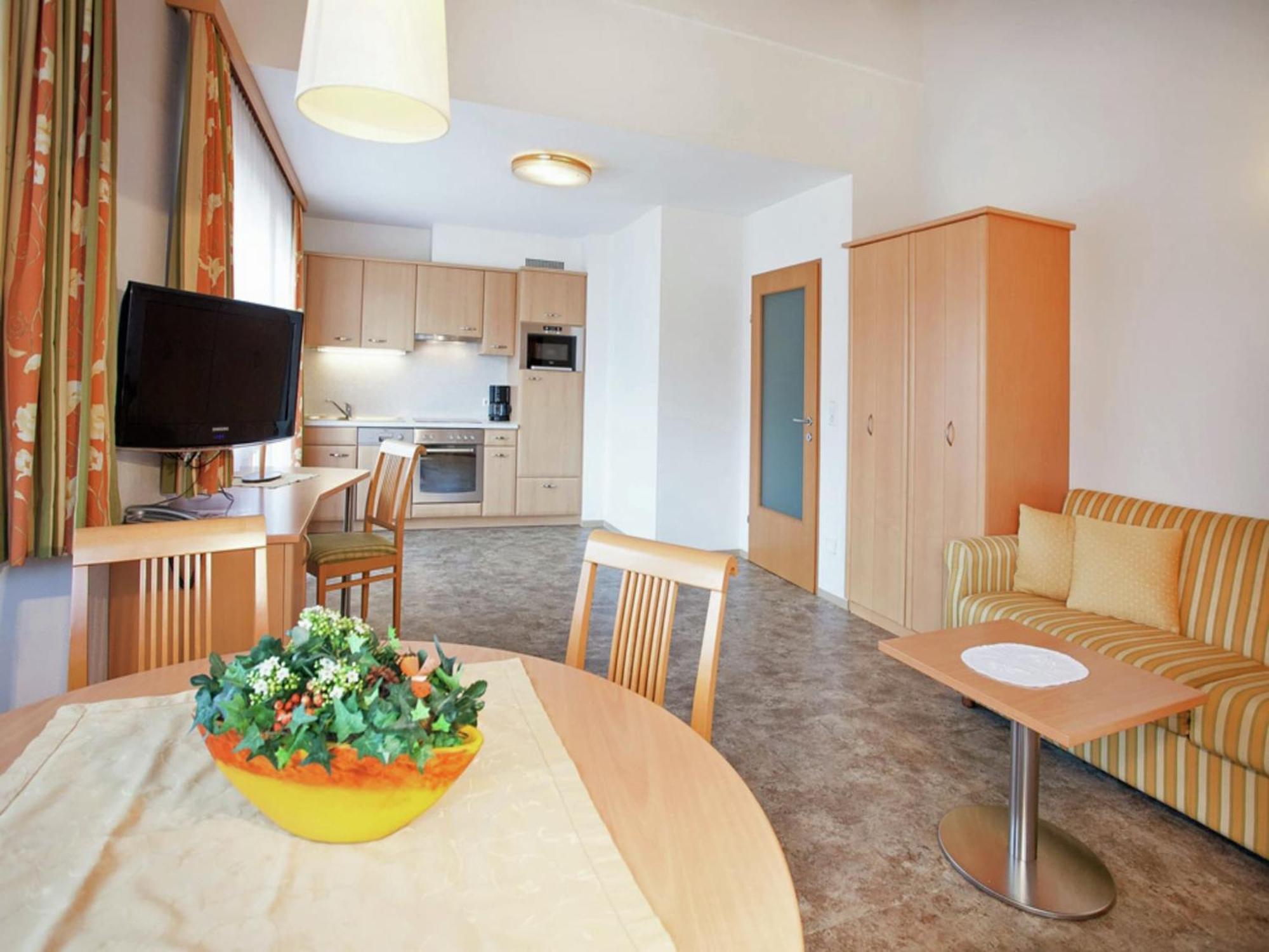 Attractive Holiday Home In Kaltenbach On The Ski Slope ستام المظهر الخارجي الصورة