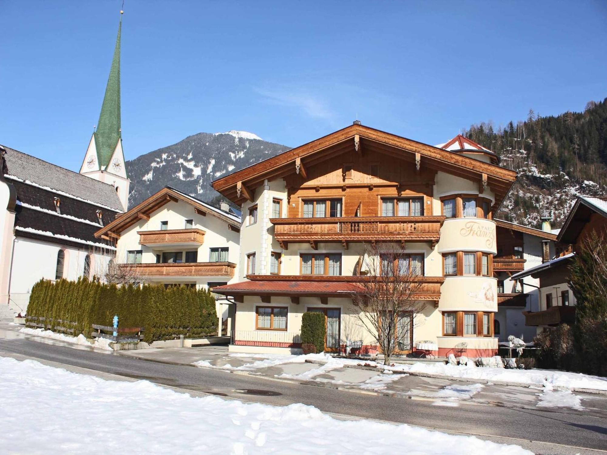 Attractive Holiday Home In Kaltenbach On The Ski Slope ستام المظهر الخارجي الصورة