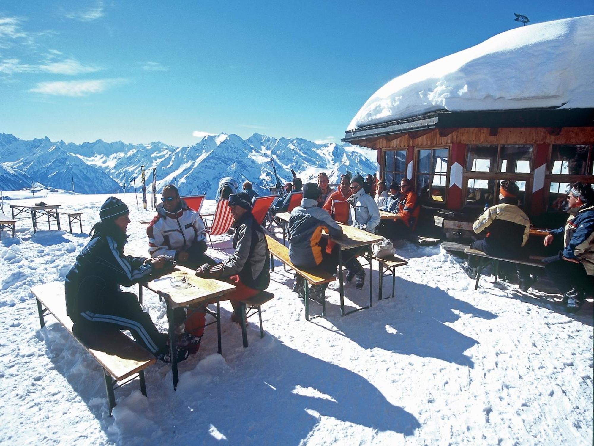 Attractive Holiday Home In Kaltenbach On The Ski Slope ستام المظهر الخارجي الصورة