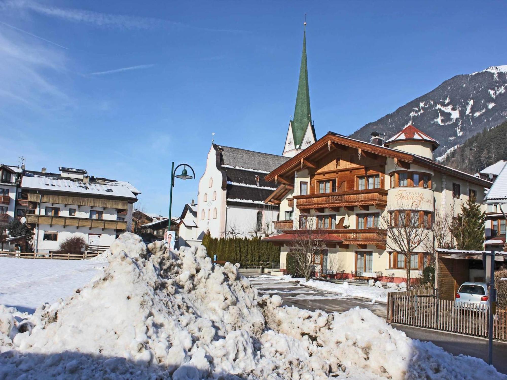 Attractive Holiday Home In Kaltenbach On The Ski Slope ستام المظهر الخارجي الصورة